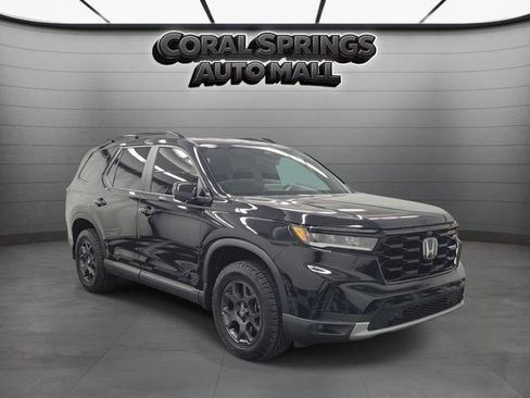 Certified 2023 Honda Pilot TrailSport image 1