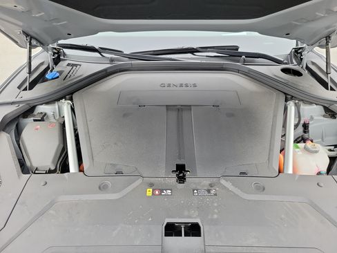 Certified 2026 Genesis Electrified GV70 Prestige AWD/4WD image 30
