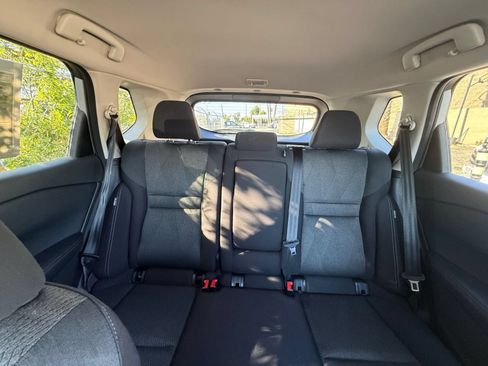 Used 2025 Nissan Rogue SV FWD image 40