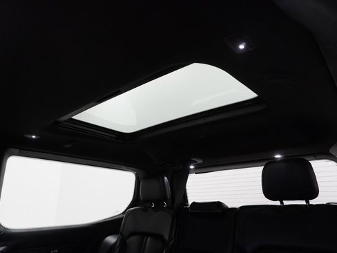 Used 2022 Jeep Wagoneer Series III w/ Premium Group I image 18