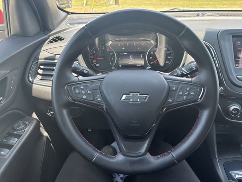 Used 2023 Chevrolet Equinox RS FWD image 17