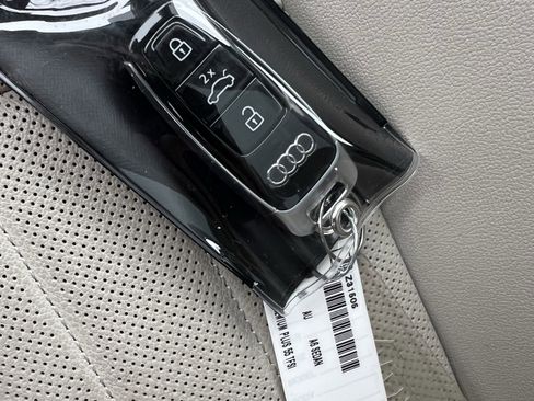 Used 2025 Audi A6 Premium Plus w/ Premium Plus Package image 38
