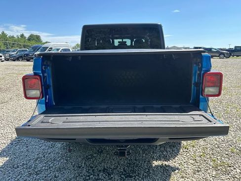 Used 2021 Jeep Gladiator Overland AWD/4WD image 13