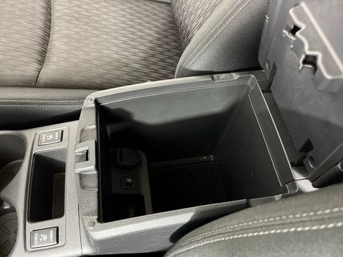 Used 2019 Nissan Rogue SV w/ Premium Package FWD image 30