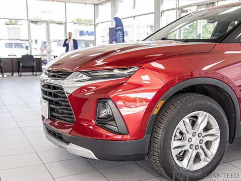 Used 2022 Chevrolet Blazer LT FWD image 5