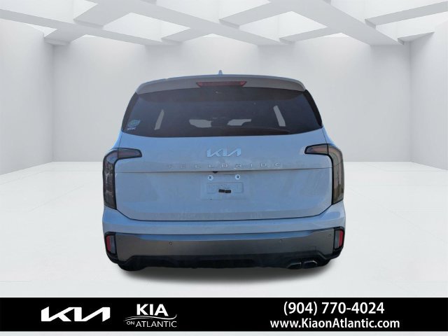 Certified 2025 Kia Telluride EX w/ EX Captain's Chair Package FWD image 4