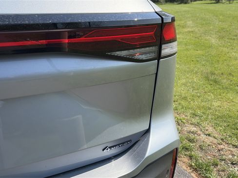New 2026 Volkswagen Tiguan SE AWD/4WD image 9
