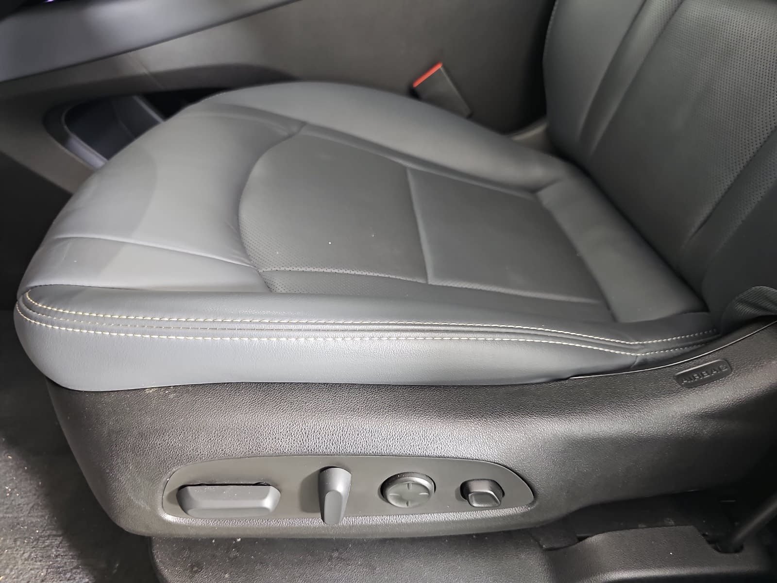 Used 2023 Buick Enclave Premium w/ Experience Buick Package FWD image 28