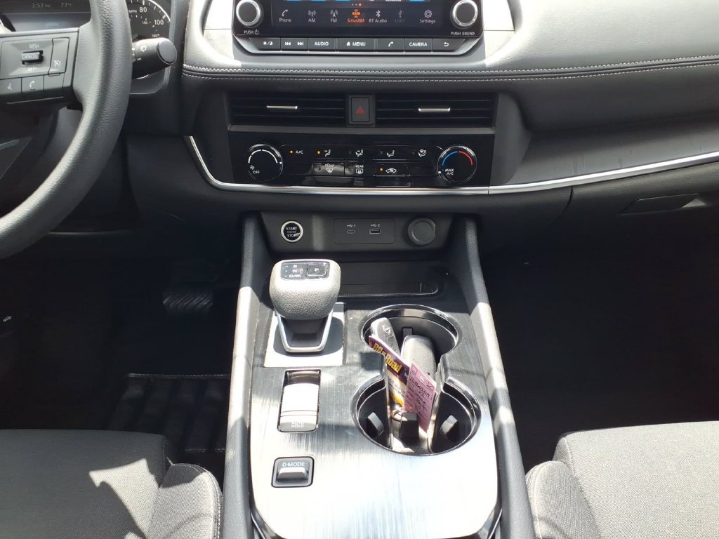 Used 2023 Nissan Rogue S FWD image 11