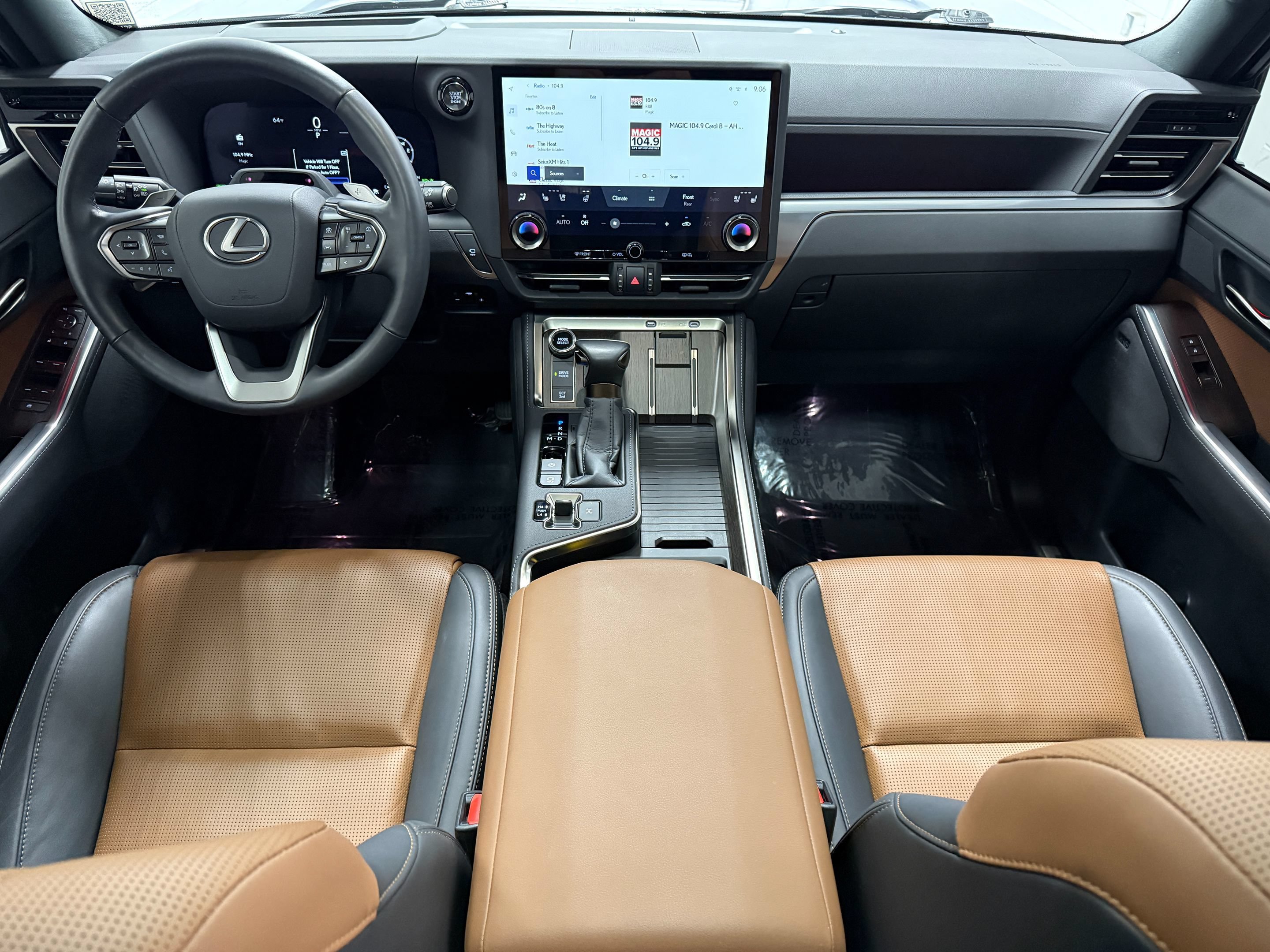 Used 2025 Lexus GX 550 w/ Accessory Package (Z1) AWD/4WD image 14