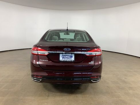 Used 2017 Ford Fusion SE w/ Fusion SE Technology Package image 10
