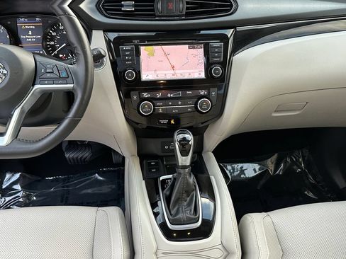 Used 2019 Nissan Rogue Sport SL w/ Premium Package AWD/4WD image 14