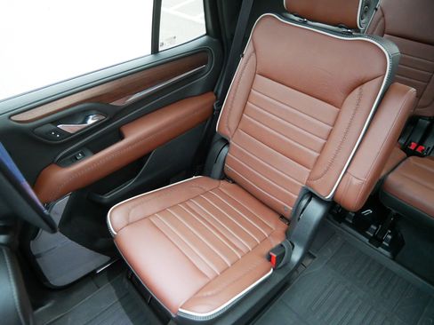 Used 2024 GMC Yukon Denali Ultimate w/ LPO, Floor Liner Package image 12