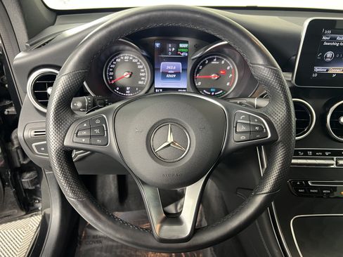 Used 2019 Mercedes-Benz GLC 350e 4MATIC image 28