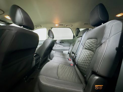 Used 2025 Nissan Pathfinder SV FWD image 27
