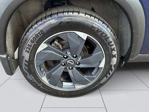Used 2025 Nissan Rogue SV AWD/4WD image 10