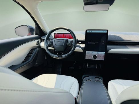 Used 2021 Ford Mustang Mach-E Premium image 30