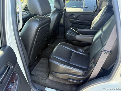 Used 2009 GMC Yukon Denali AWD/4WD image 16