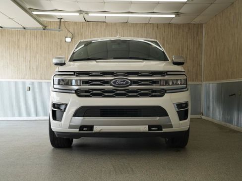 Used 2023 Ford Expedition Platinum AWD/4WD image 2