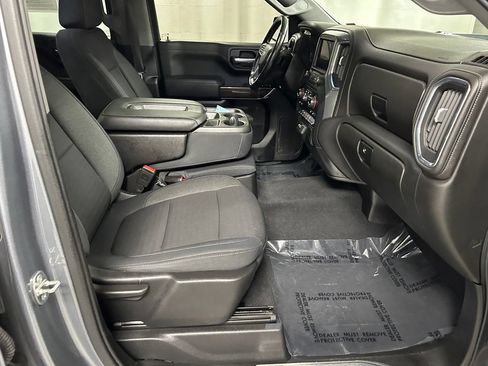 Used 2019 Chevrolet Silverado 1500 LT Trail Boss w/ Convenience Package AWD/4WD image 12