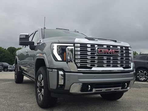 Used 2025 GMC Sierra 2500 Denali w/ Denali Reserve Package AWD/4WD image 7