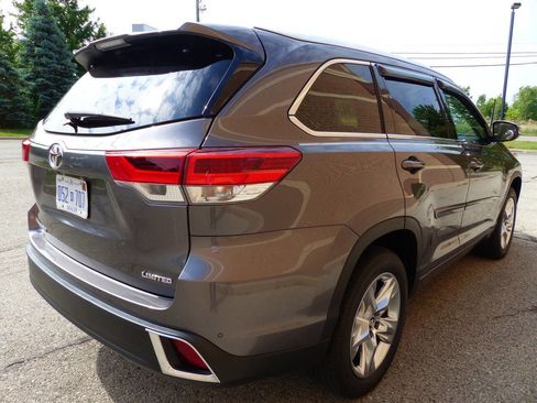Used 2019 Toyota Highlander FWD V6 image 19