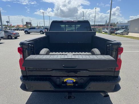 Used 2022 Chevrolet Silverado 2500 LTZ w/ LTZ Plus Package AWD/4WD image 17