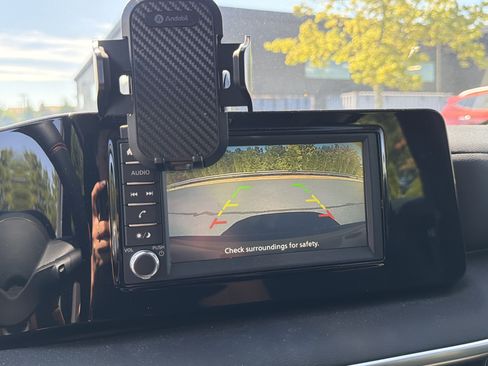 Used 2025 Nissan Kicks S FWD image 19