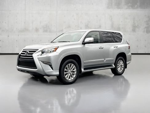 Used 2018 Lexus GX 460 4WD image 3