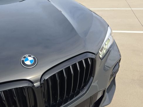 Used 2022 BMW X5 M50i w/ Executive Package image 10