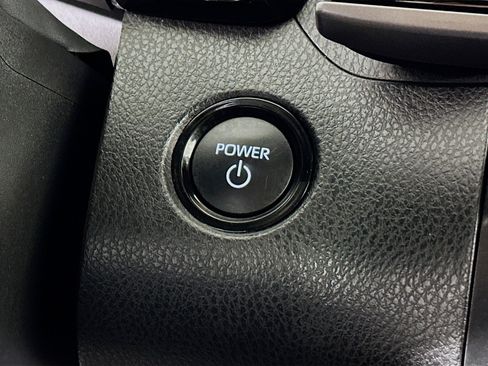 Used 2025 Toyota Camry XLE image 20