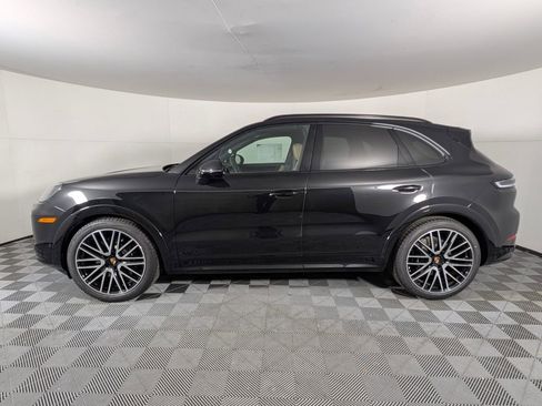 New 2026 Porsche Cayenne GTS image 2