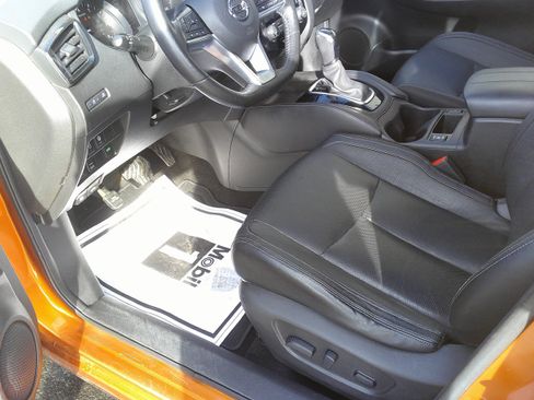 Used 2017 Nissan Rogue Sport SL w/ SL Premium Package image 14