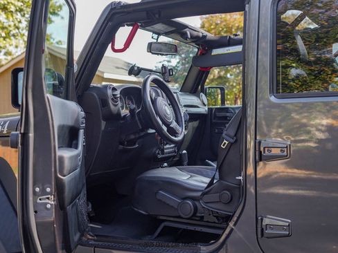 Used 2017 Jeep Wrangler Unlimited Sport w/ Quick Order Package 24S image 37