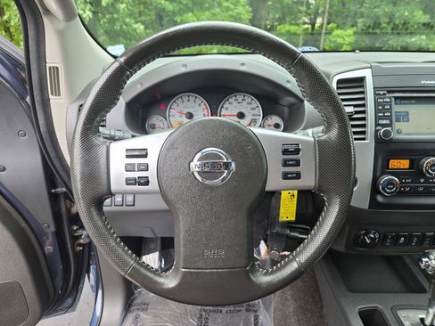 Used 2015 Nissan Frontier PRO-4X AWD/4WD image 16