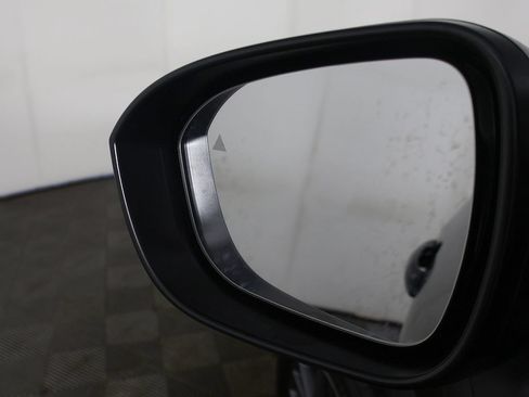 Used 2024 Nissan Rogue S AWD/4WD image 30