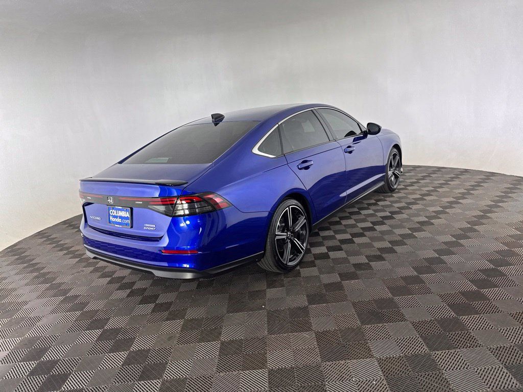 Used 2025 Honda Accord Sport image 5