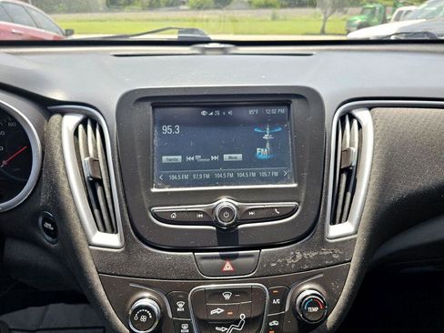 Used 2018 Chevrolet Malibu LS image 23