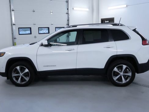 Used 2021 Jeep Cherokee Limited w/ Elite Package AWD/4WD image 4