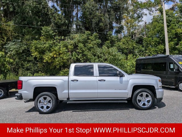 Used 2018 Chevrolet Silverado 1500 Custom w/ Custom Value Package RWD image 2