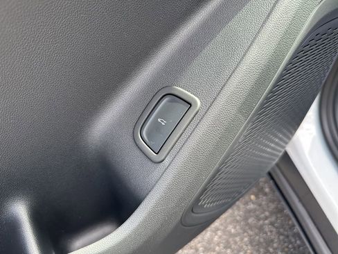 New 2026 Chevrolet Traverse LT image 16