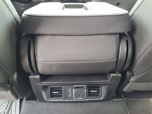 Used 2024 GMC Sierra 1500 SLT image 19