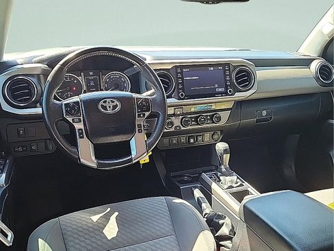 Used 2021 Toyota Tacoma SR5 AWD/4WD image 15