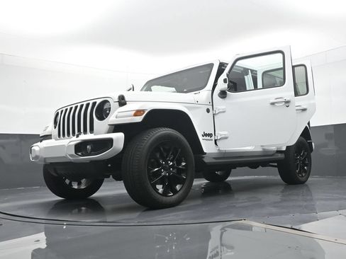 Used 2021 Jeep Wrangler Unlimited Sahara AWD/4WD image 29