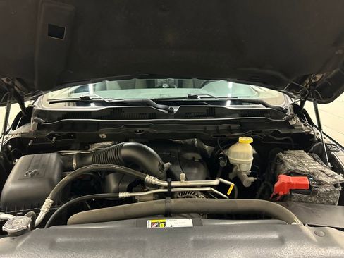 Used 2017 RAM 1500 Express AWD/4WD image 12