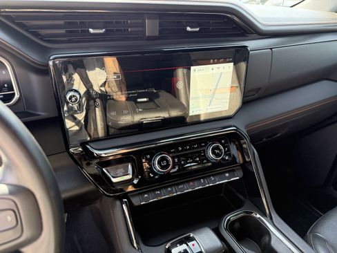 Used 2022 GMC Sierra 1500 AT4 w/ AT4 Premium Package image 19