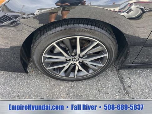 Used 2023 Toyota Camry XLE FWD image 11