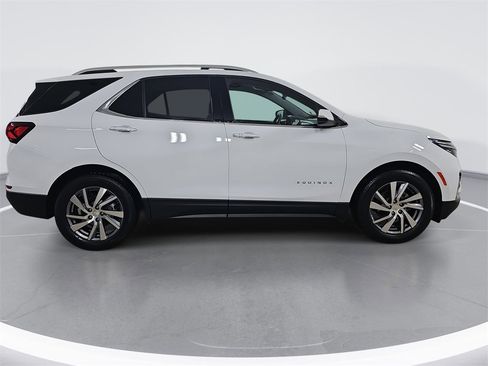 Certified 2022 Chevrolet Equinox Premier image 2