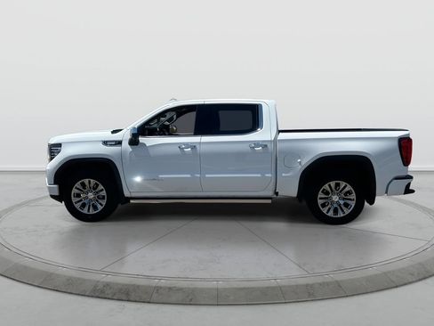 Used 2023 GMC Sierra 1500 Denali w/ Technology Package AWD/4WD image 5