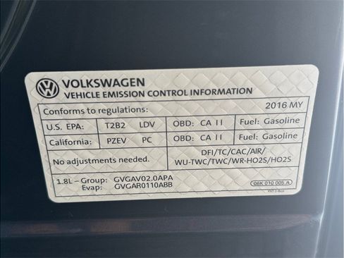Used 2016 Volkswagen Golf S FWD image 26